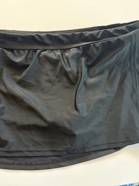 Catalina Black Swim Skirt M